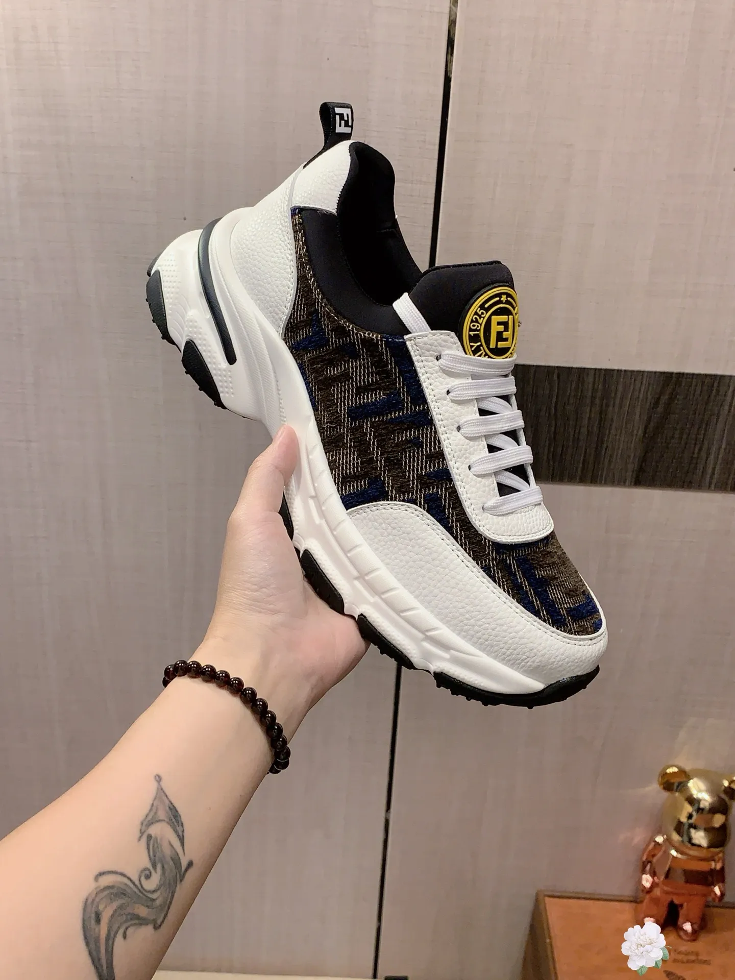 Men's men's shoes💰460💰💰🎩🎩[Lightning][Lightning] "FENDI*" The latest and most popular casual shoes, top brand [Seduce] luxury~purchase, top~quality. [Strong] The upper is made of imported breathable cowhide with material ➕ breathable sheepskin feet (•) and fine workmanship. The original stylish and stylish soft rubber wear-resistant and non-slip outsole is light and comfortable on the feet. The real thing looks better when photographed in person. 111: code: 38-44, 3️⃣ colors selected